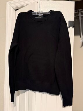 Uniqlo Black Crewneck Sweater - Minimal Knit
